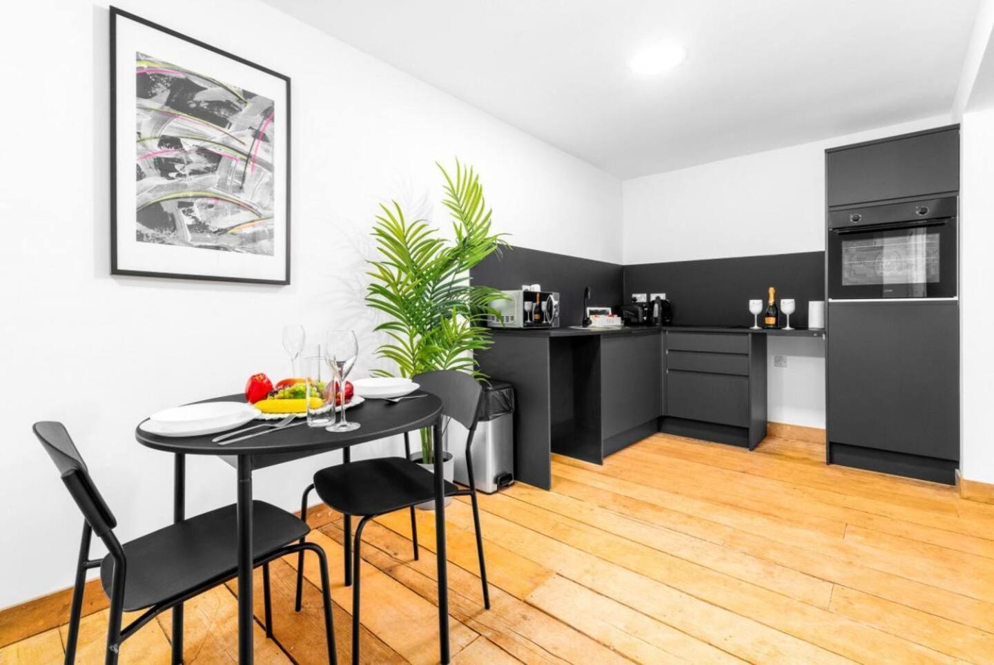 Loft Style Apartment - Near City Centre - Smart Tv- Wifi - Parking - Top Rated - 3Nt Birmingham Luaran gambar