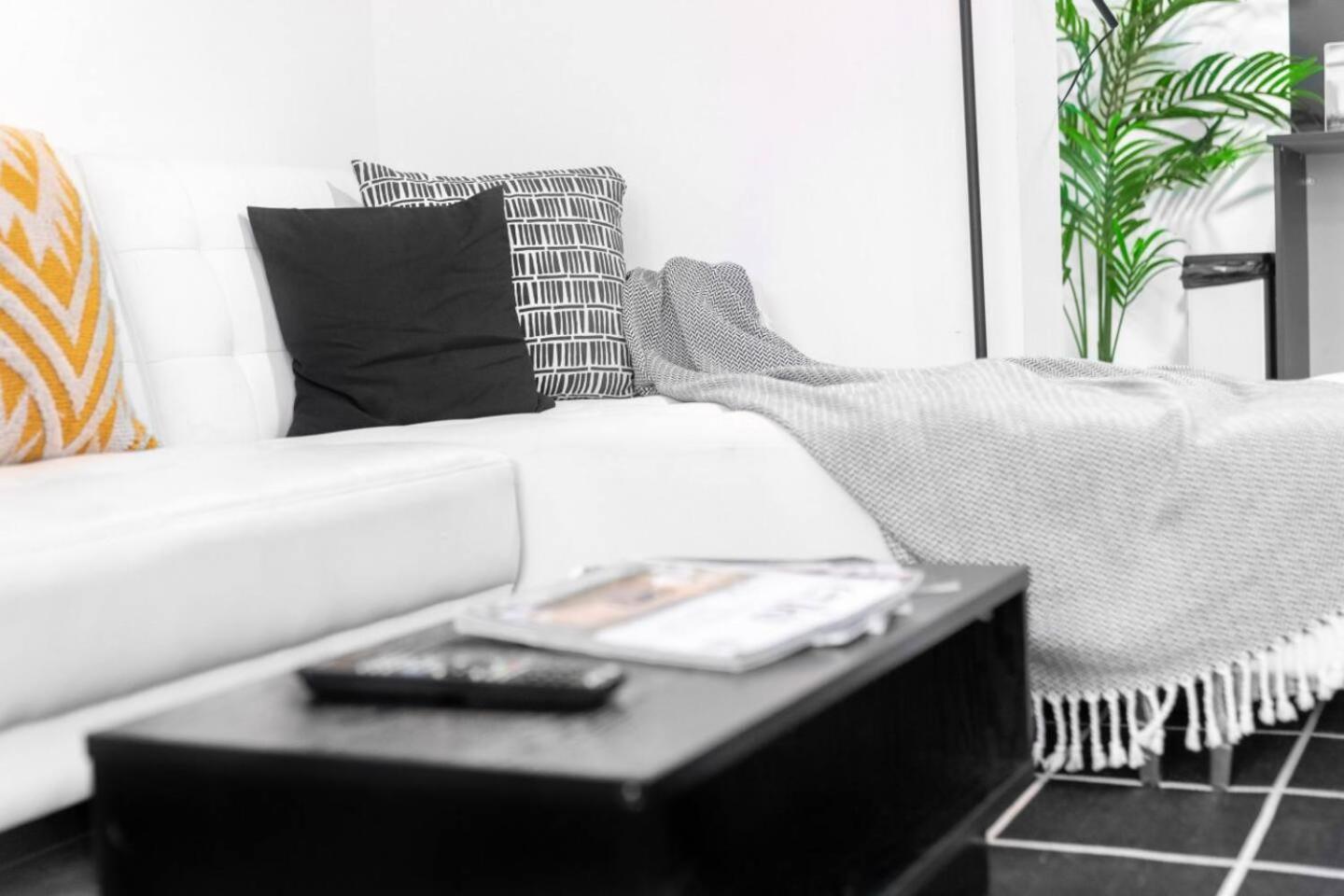 Loft Style Apartment - Near City Centre - Smart Tv- Wifi - Parking - Top Rated - 3Nt Birmingham Luaran gambar